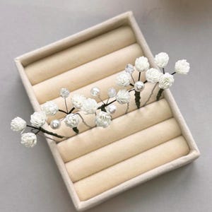 Wedding flower hair pins, pearl piece babys breath, bridal headpiece