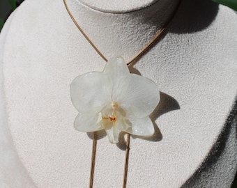 Handmade necklace with real orchid blossoms, adjustable size, white orchid, unique adjustable necklace