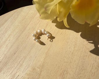 Handmade ear cuffs with freshwater pearls, ear clips, fake piercings, colorful, various colors, stainless steel and jewelry beads, ear accessory