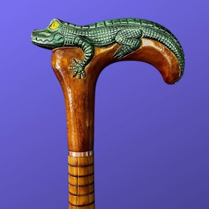 Fashionable Wooden Walking Cane Wooden Cane Crocodile Lizard Wooden Walking Stick Hand Carved Handle Hiking Stick Exquisite Walking Cane