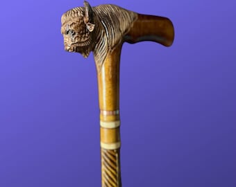 Bastón de madera de bisonte tallado a mano, bastón de búfalo, bastón de madera tallada, bastón de senderismo, bastón tallado de regalo, accesorios para bastón
