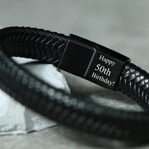 男性用パーソナライズ刻印レザーブレスレット、マットステンレススチール、記念日のギフト、彼へのカスタムブレスレット、彼への誕生日プレゼント、男性へのギフト
