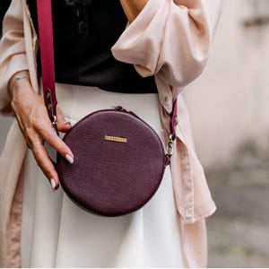 Runde Ledertasche, kleine Straßentasche, Frauen Crossbody-Tasche, Kreis mit Doppelreißverschluss, handgemachte Frauenhandtasche, echtes Leder