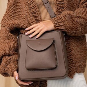 Leder Umhängetasche für den Alltag, Weiche Leder Crossbody Tasche für Frauen, Handgefertigte Ledertasche, Geschenk für Frauen, Erhältlich in 3 Farben