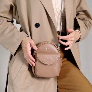Ledertasche, Schultertasche, Beige Handtasche, kleine Handtasche, Handtasche mit Reißverschluss, Damenhandtasche, Geschenk für sie, Geburtstagsgeschenk, Umhängetasche