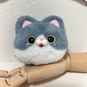 Handmade Fluffy Cat Keychain: Plush Kitty Bag Charm