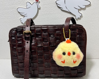 Handmade Plush Chick Keychain – Fluffy Baby Chicken Bag Charm – Cute Kawaii Keyring – Unique Handmade Gift