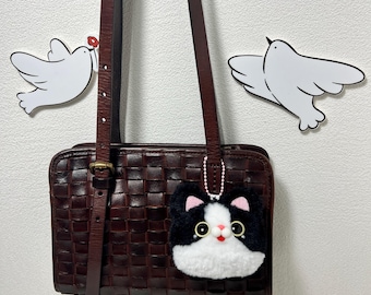 Fluffy Handmade Black & White Cat Keychain – Soft Plush Kitty Bag Charm – Cute Animal Accessory – Cute Gift for Cat Lovers
