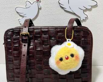 Handmade Plush Keychain - Soft and Fluffy Fried Egg Chick Bag Charm, Cute Kawaii Key Holder, Unique Handmade Gift, Fluffy Plush Pendant