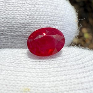 Natural Afghanistan Ruby Gemstone | Oval Cut Vivid Red Loose Stone (1.37 Ct)