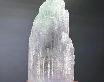 Cristal de kunzita bicolor terminado, Afganistán, 62,18 gramos