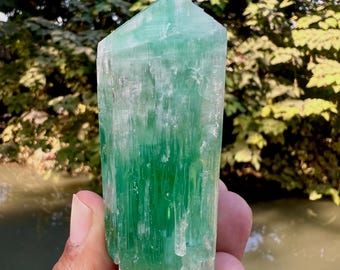 Natural Green Termination Hiddenite  V Shape Kunzite Crystal , For Afghanistan-189 Gram