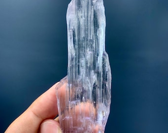 Clúster de cristal de kunzita rosa en bruto, espécimen mineral de Afganistán (52 gramos)