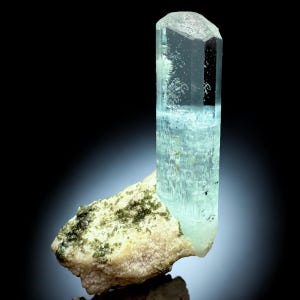18 Grams Aquamarine Crystal on Matrix – Exceptional Clarity, Diamond Termination, Vibrant Color – Skardu Pakistan