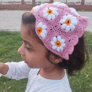 Crochet Bloom Bandana, Beginner Friendly digital crochet pattern with video tutorial, instant download