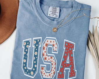 USA Floral Graphic Tee, Retro 4th of July T-Shirt,Patriotic Summer Shirt, Vintage Style USA Tee, Comfort Colors Shirt, Fourth of July Shirt