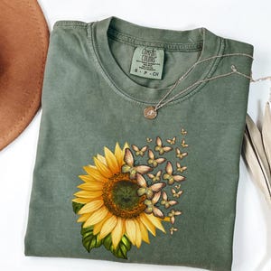 Sunflower Butterfly Shirt, Comfort Colors Nature Tee, Wildflower Garden Shirt,Boho Graphic T-Shirt, Women’s Summer Shirt, Retro Floral Print