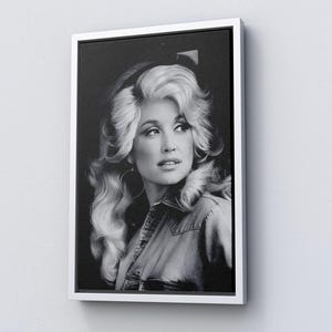 Dolly Parton Retro Photo Canvas Art: Iconic Country Music Singer Wall Decor.