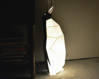 Pinguin-Lampe! Bauen Sie Ihr eigenes mit diesem Muster und dieser Anleitung | Tischlampe | Stehlampe