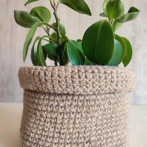 Jute Basket, Plant Cozy Pot Cover, Home Storage, eco-friendly Gift, housewarming present, Round burlap bowl, hand-crocheted Rustic decor