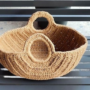 Soft hand-crocheted basket, Eco-friendly jute basket, Home Storage, Housewarming gift, Round basket, Rustic decor, Cozy Gift,  Burlap