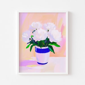 Póster de ramo de peonías en una taza – Ilustración floral moderna en tonos pastel – Arte mural con jarrón azul y flores blancas – Decoración poética