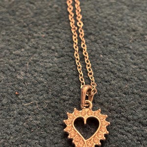 collana vintage con ciondolo a cuore e accento di cristallo simile al diamante