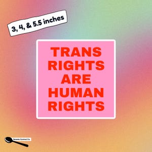 Sticker Trans Rights Are Human Rights - vierkante roze LGBTQ+ Pride-sticker, vetgedrukte rode tekst, gendergelijkheidsactivisme, duurzaam vinyl