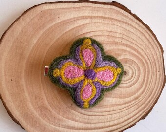 Boho MINIS alligator clip in 100% Merino wool. Handmade hair clip. Gift for her. Boho style. Hair accessory.