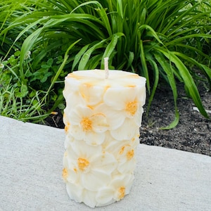 White Pilar Candles/ Aesthetic Pillar Candle/ Wedding Candles/ Flower Candles/ Home Decoration/ Gift Idea/ Decorative candles/ Soy Wax