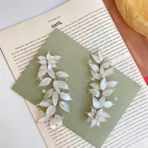 Handmade Hair Clip, Floral Hair Pin Set, White Flower Hair Pin,  Hair Pin, Pearl Flower Hair Pin, Bridal Hair Clip, Flower Hair Clip,