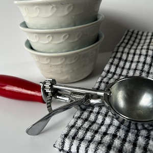 Vintage Ludhope Ice Cream Scoop - Red Wood Handle Handheld Scoop - Retro Kitchen Utensil, Farmhouse Baking Tool, Rustic Collectible