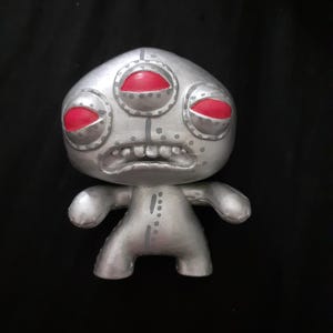 Custom painted Robotic Annoyed Alien Fuggler figurine
