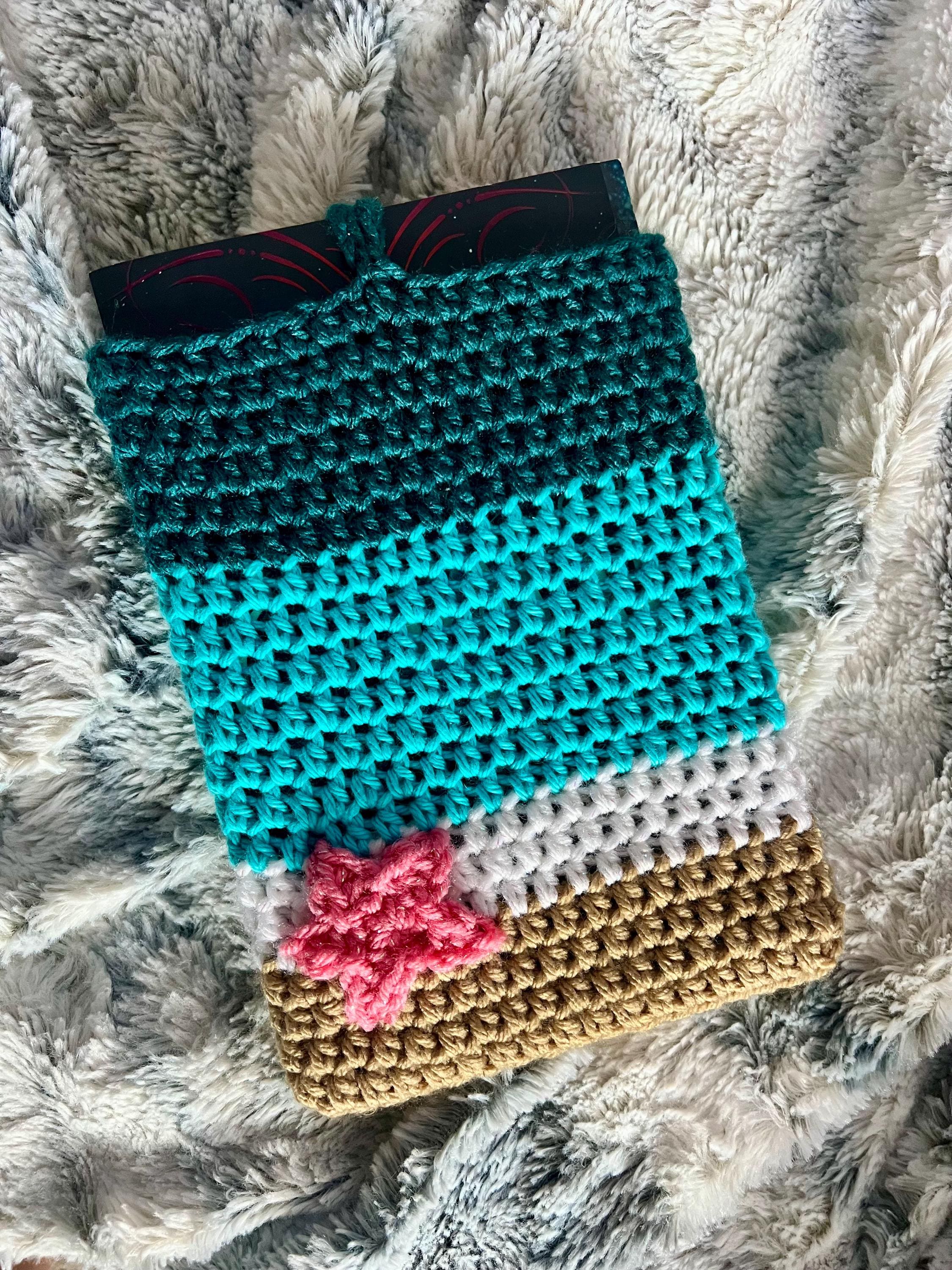 30 Book Sleeve Crochet Patterns for Stylish, Protective Handmade Reading Accessories 21 Ocean Book Sleeve Crochet Pattern