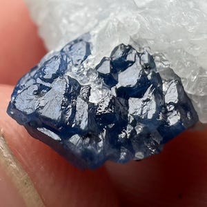 21 Carat Spinel Crystal on Matrix: Lustrous Mineral Specimen - Pakistan