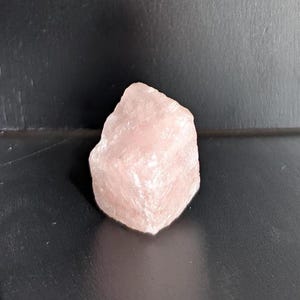 Natural Rose Quartz Crystal – Soft Pink Love Stone for Valentine’s Gift,  Energetic Healing and Home Décor