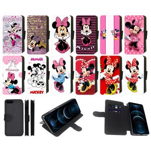 Puede incluir: Una colección de fundas para teléfonos con diseños de Minnie Mouse. Las fundas muestran varias imágenes de Minnie en diferentes poses y atuendos, con fondos en rosa, rojo y dorado. Algunas fundas tienen las palabras "Minnie" o "Mickey" impresas.