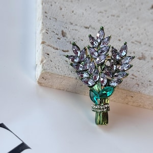 lavender purple diamond brooch,Elegant Lavender Diamond Brooch With Purple Accents,Gifts for Mom,mother's day