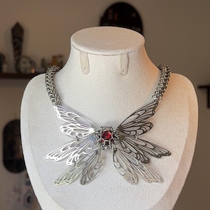 Kettenhemd-Choker mit gefasstem Rivoli-Edelstein – komplett persisch – Edelstahl