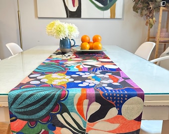 Camino de mesa botánico: un toque bohemio para el comedor inspirado en el arte