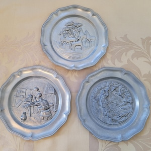 Vintage German Pewter Embossed Angel Maker&#39;s Mark Wall Décor Plates 9&quot; 3 Set