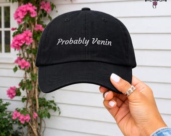 Probablement chapeau Venin, casquette de baseball inspirée de la quatrième aile, produit fantaisie livresque, cadeau cavalier dragon, vêtements de lecture romantique
