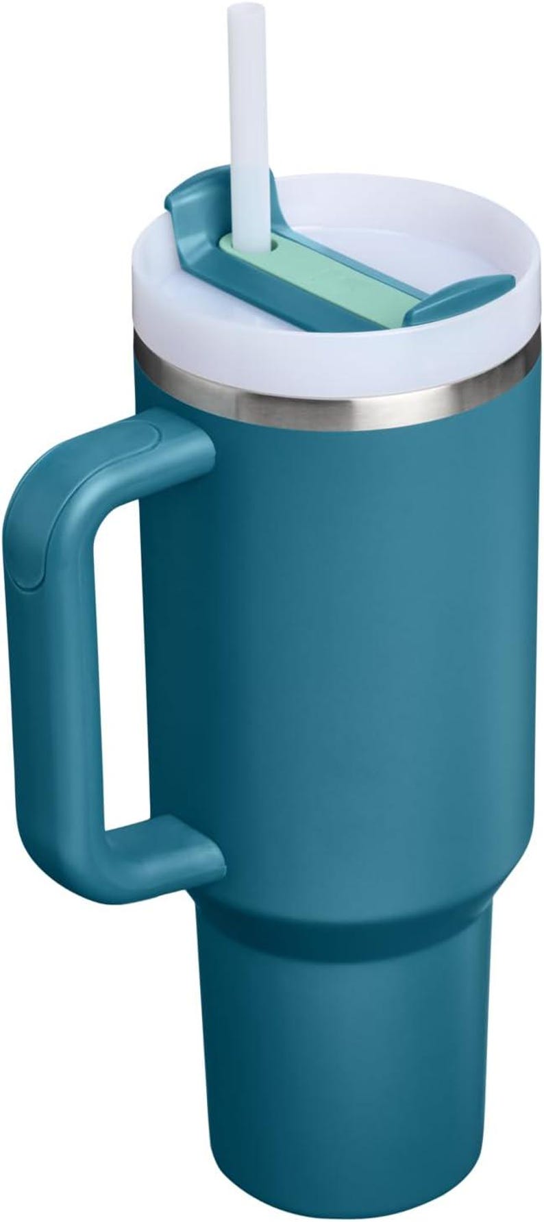 K&ouml;nnte beinhalten: T&uuml;rkis isolierter Becher mit Henkel, wei&szlig;em Deckel und wiederverwendbarem Strohhalm. Der Becher hat einen Edelstahlrand und einen Griff zum einfachen Tragen. Perfekt f&uuml;r hei&szlig;e oder kalte Getr&auml;nke.
