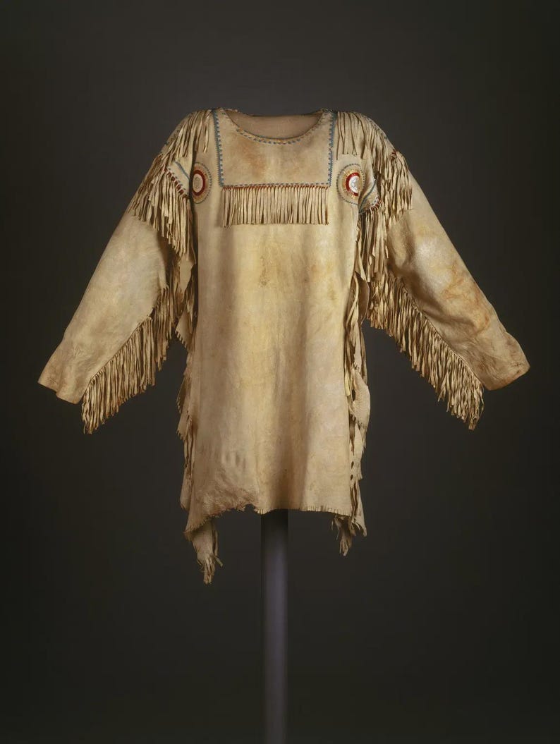 Camisa de guerra de piel de búfalo: atuendo de powwow de inspiración nativa, cuero de gamuza imagen 3