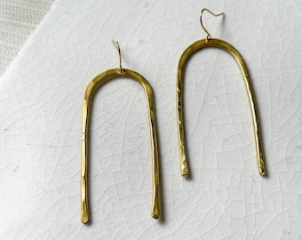 Simple arch earrings