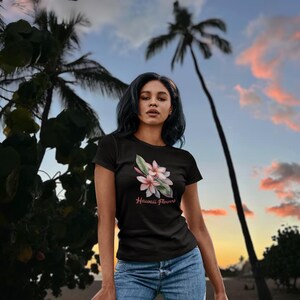 Hawaii Flowers Women&#39;s Tee