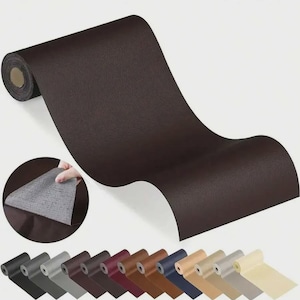 Peut inclure: Un rouleau de matériau adhésif marron foncé avec une surface texturée. Un encart circulaire montre une main décollant la couche supérieure pour révéler un envers gris semblable à du tissu. Une rangée d'autres rouleaux est visible.