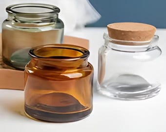 Handgemaakte amberkleurige glazen kaarsenpot met houten deksel (100 ml)