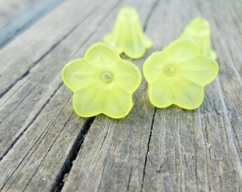 Lucite Flower Beads Yellow 14mm X 10mm 20pcs