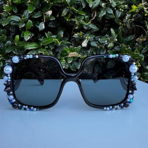 Oversized Black Frame Embellished Sunglasses: &quot;Elegant Obsession&quot;